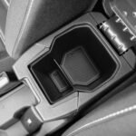 Organizator cotieră MEDZUK compatibil cu Dacia Jogger 2021-2024 2025, cutie de depozitare consolă centrală, torpedou, tavă consolă centrală auto, accesorii cu covoraș antiderapant (negru)