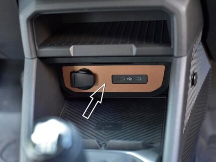 Husă din oțel pentru Dacia Duster III 3 (P1310) 2024+ | Placă decorativă - Stil cupru-maro | 1 bucată accesorii tuning Essential Expression Journey Extreme Duster