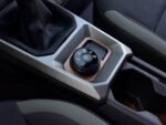 Husă din oțel pentru Dacia Duster III 3 (P1310) 2024+ | Ornamente selector de tracțiune - Stil cupru-maro | 1 bucată accesorii tuning Essential Expression Journey Extreme Duster