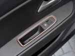 Capac din oțel pentru Dacia Duster III 3 (P1310) 2024+ | Comutator electric pentru rama geamului - Stil cupru-maro | Pachet de 4 accesorii tuning Essential Expression Journey Extreme Duster